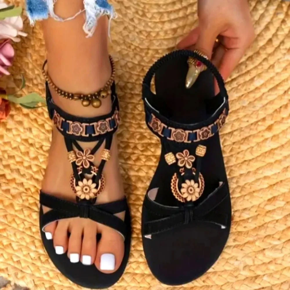 Elegant Black and Gold Women's Sandals Sz 8 - Picture 3 of 6